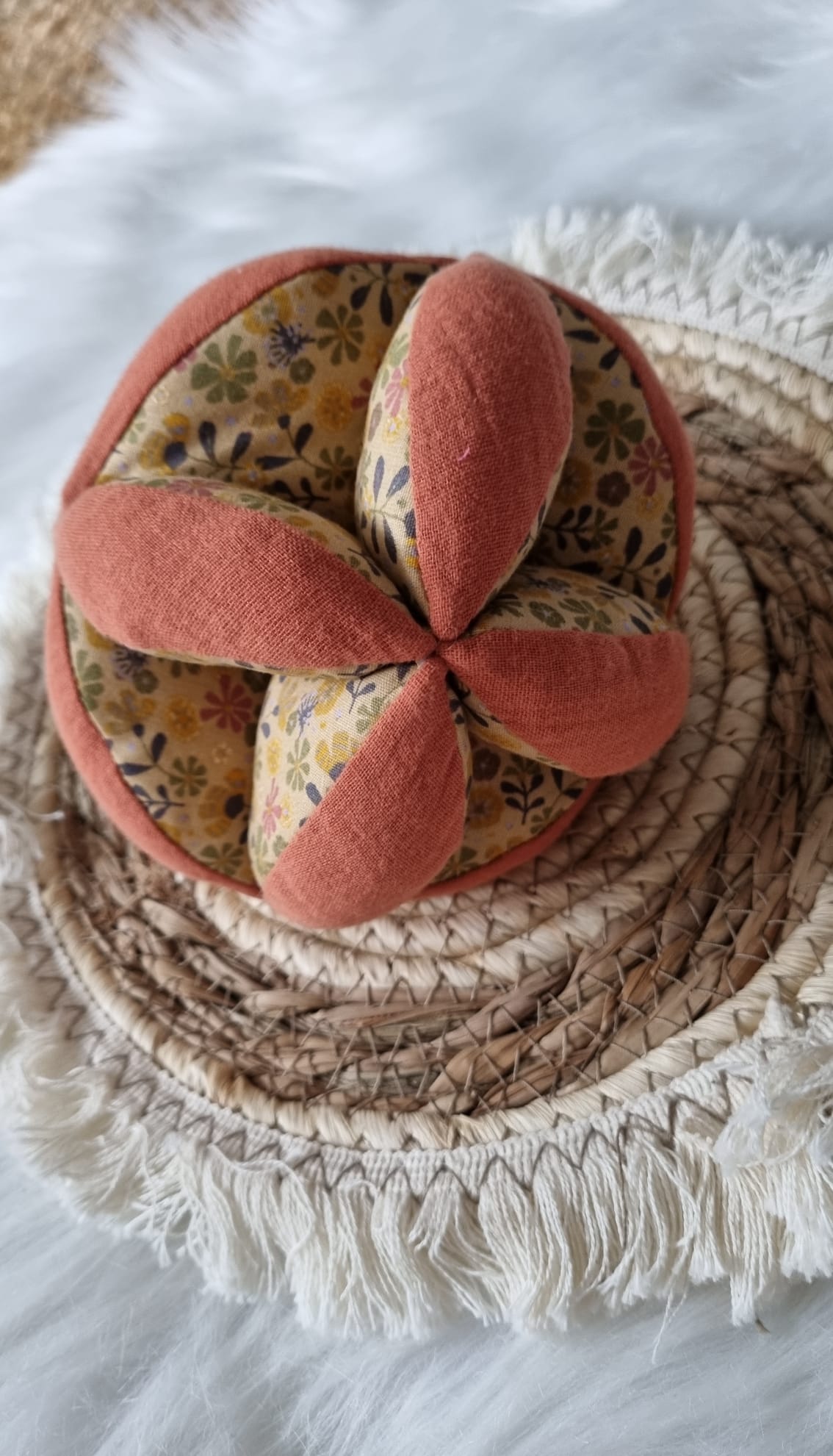 Balle de Préhension Motif Floral Moutarde/Brique